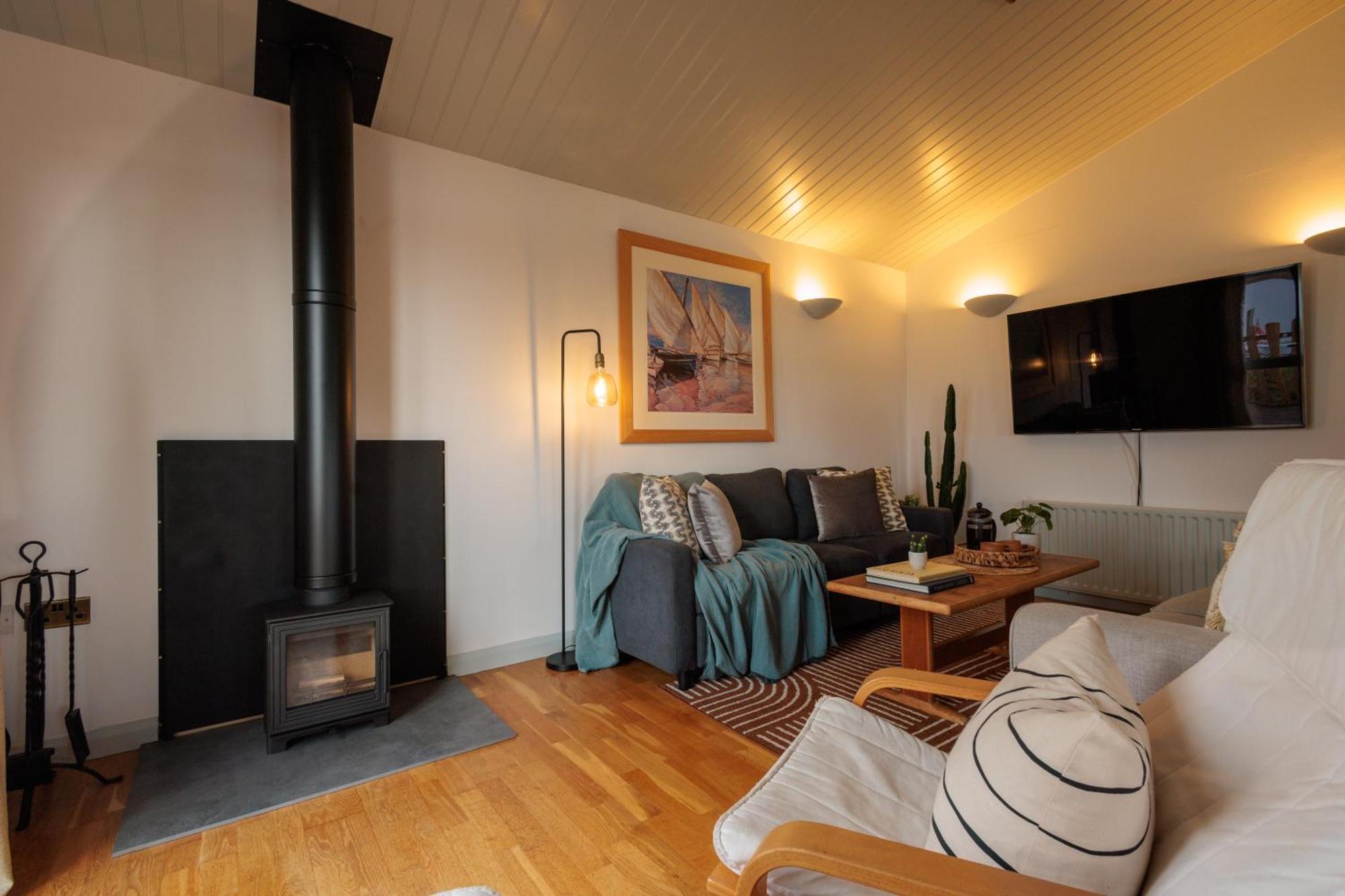 The Retreat, Waterfront & Log Burner Villa Christchurch  Dış mekan fotoğraf